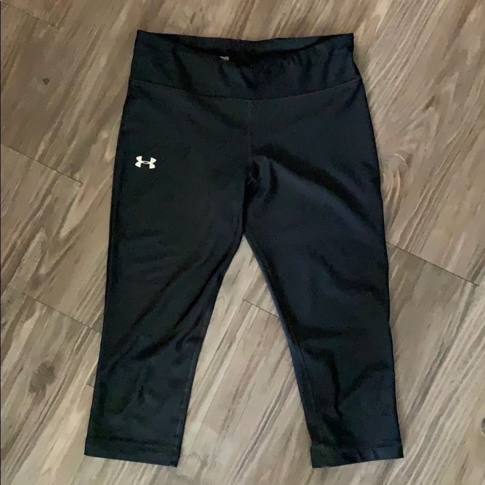 Cropped under armor leggings